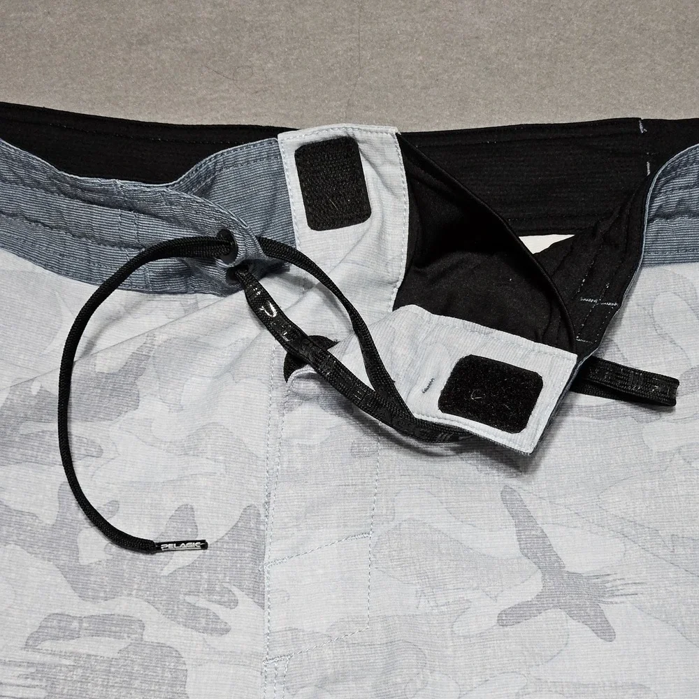 Pelagic Deep Drop Fishing Board Shorts Men's Size 40 Blue-Gray Camo Fishing Swim
